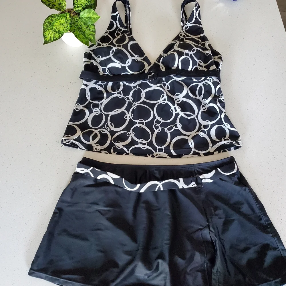 Black and white tankini set - Picture 1 of 14